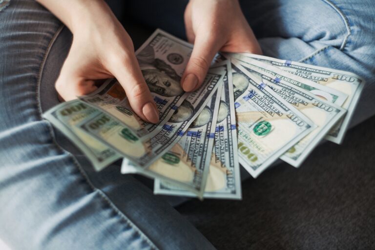 Money Management for Teens: A 2025 Guide