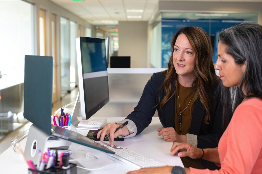 Woman in black blazer sitting at the table photo - Free Office Image on Unsplash