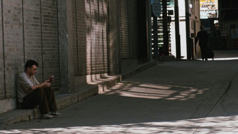 Rewiring Minds : The Neuroscience of a Better World – Issue 4