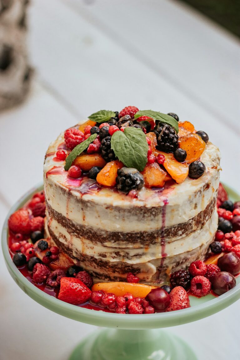 5 Pieces of Frosting Advice for Beginner Cake Decorating